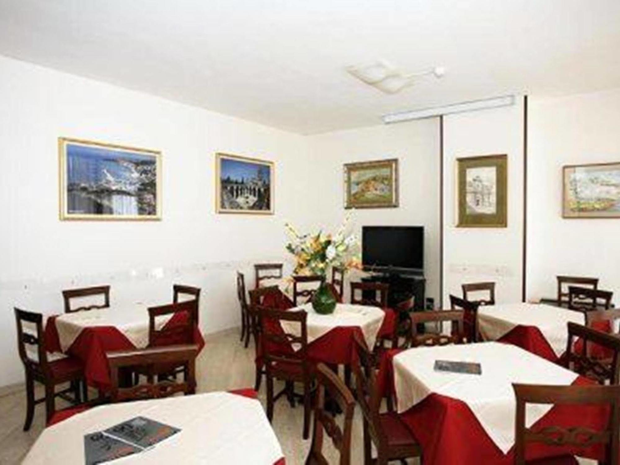 Casa Pastor Bonus Hotel Lecce Bagian luar foto